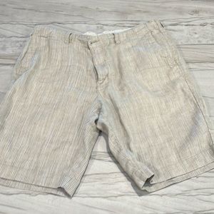 Tommy Bahama linen blend size L shorts read description